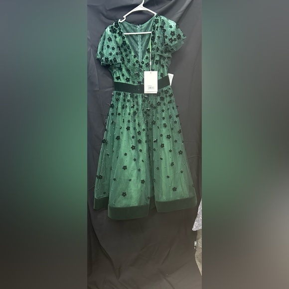 Mac Duggal 67854 NWT EMBELLISHED BUTTERFLY SLEEVE VELVET HEM MIDI DRESS - Picture 4 of 12